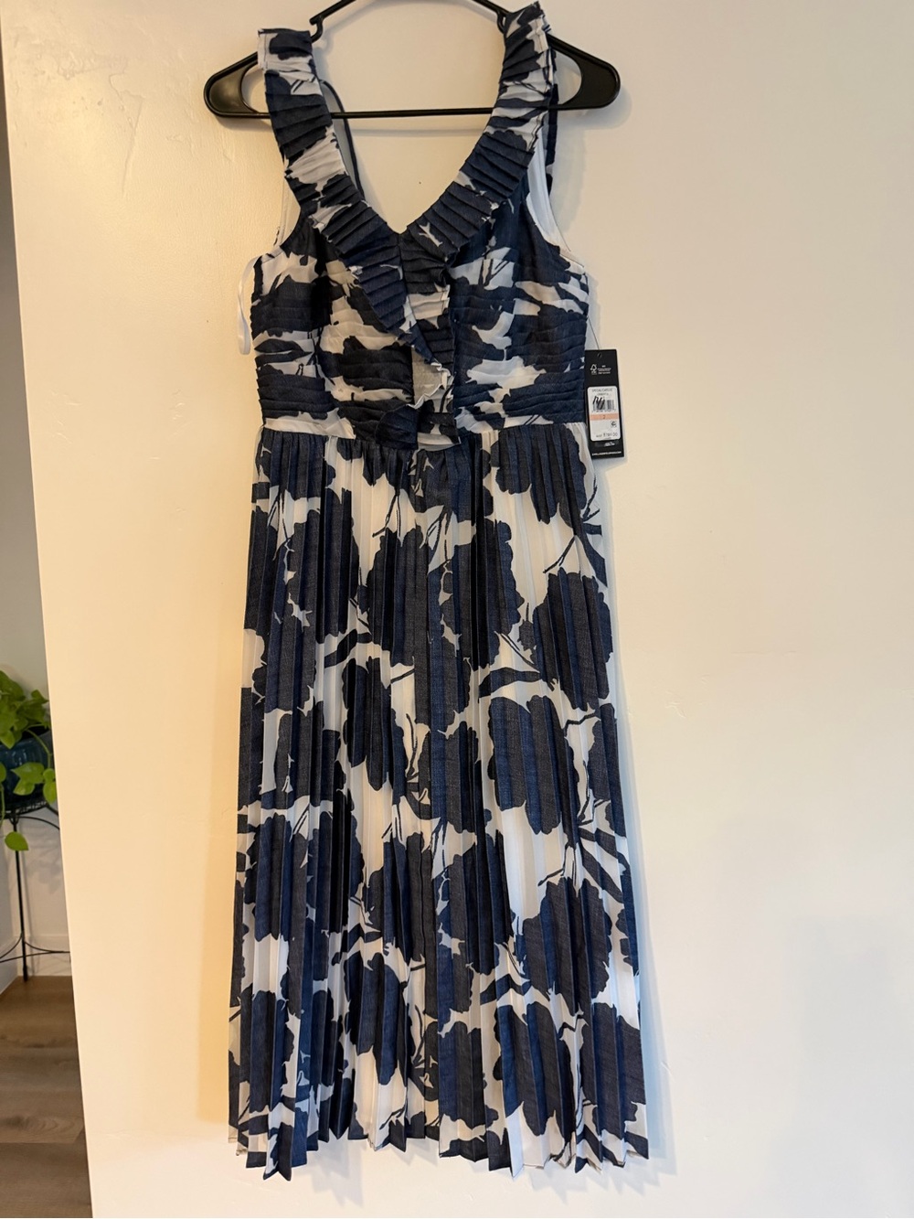 Karl Lagerfeld Women’s Navy & White Floral Pleated Midi Dress